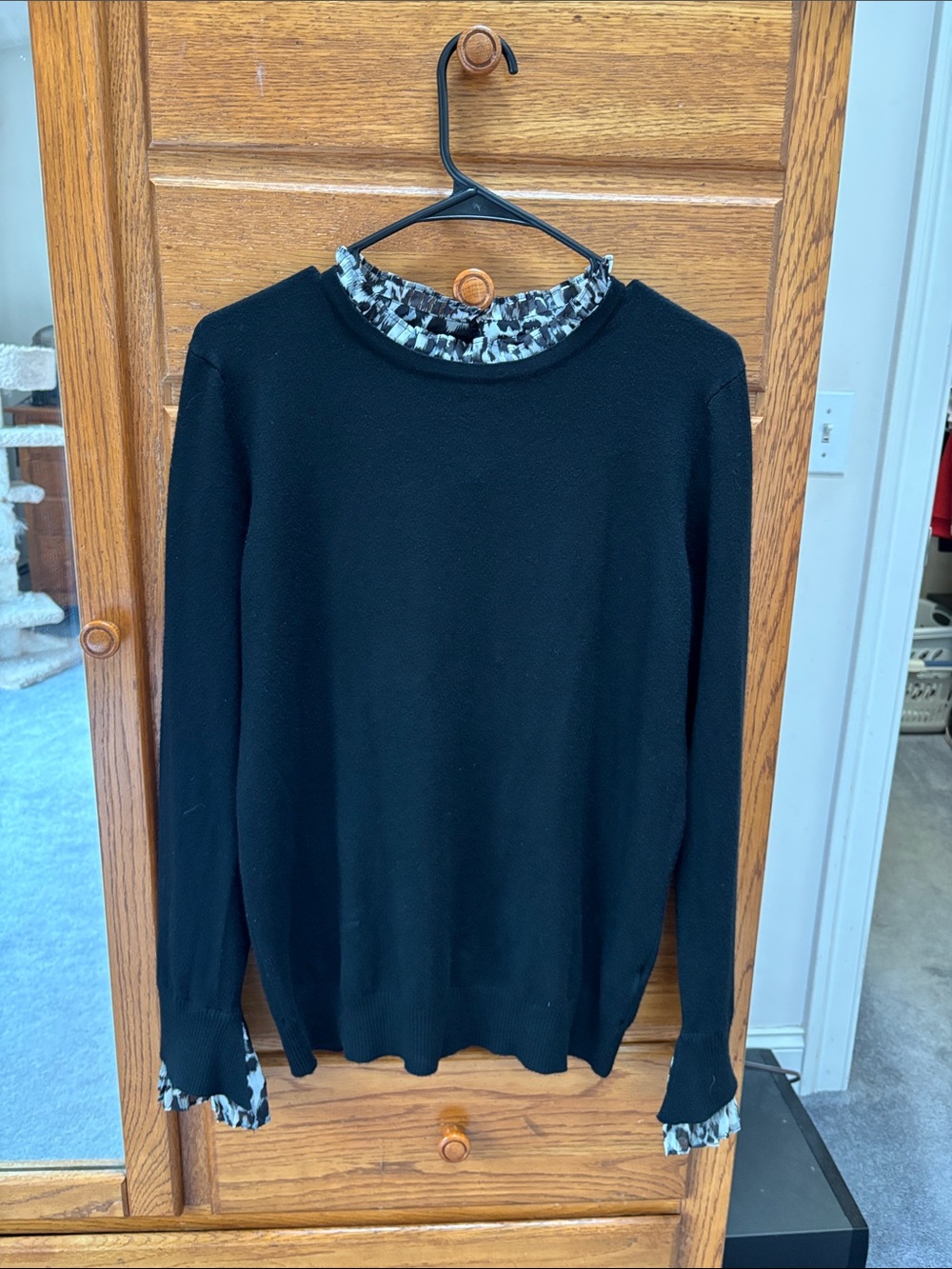 Source Unknown Black Sweater with Black-and-White Printed Ruffle Trim
